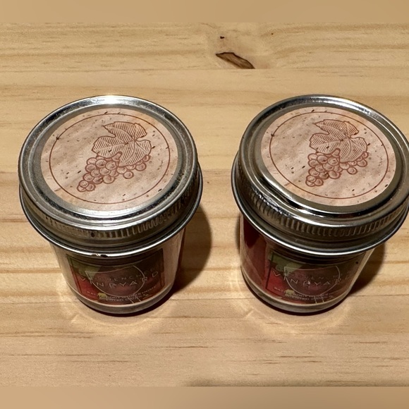 Limited edition two mini BATH AND BODY WORKS sunrenched vinyard candles - Picture 2 of 5